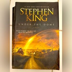 Paperback SK STEPHEN KING UNDER THE DOME